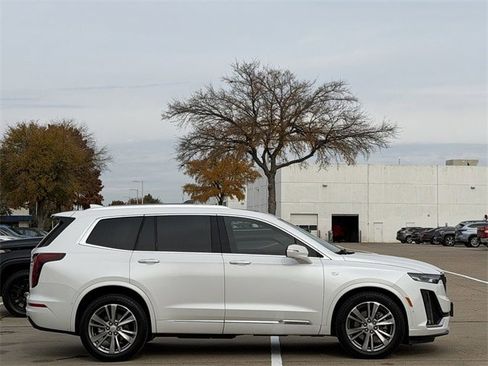 Used 2024 Cadillac XT6 Premium Luxury w/ Technology Package image 3