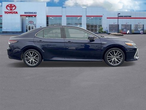 Certified 2021 Toyota Camry XLE image 3