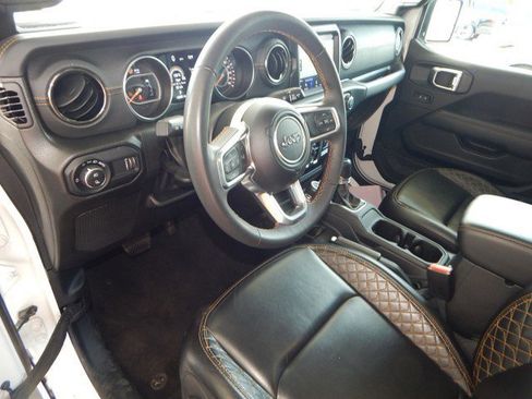 Used 2023 Jeep Gladiator Overland image 13