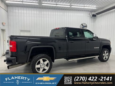 Used 2018 GMC Sierra 2500 SLT w/ Duramax Plus Package AWD/4WD image 2