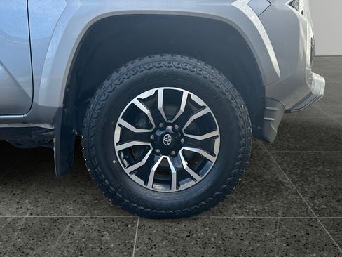 Used 2021 Toyota Tacoma TRD Sport w/ TRD Premium Sport Package image 9