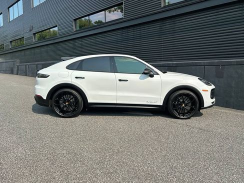 Certified 2023 Porsche Cayenne Turbo GT AWD/4WD image 11