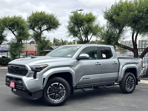 New 2026 Toyota Tacoma TRD Sport RWD image 2