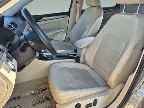 Used 2015 Volkswagen Passat TDI SE FWD image 22
