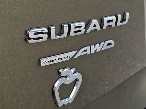 Used 2023 Subaru Outback Touring AWD/4WD image 8