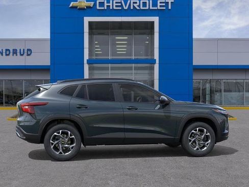 New 2026 Chevrolet Trax LT w/ LT Convenience Package FWD image 5