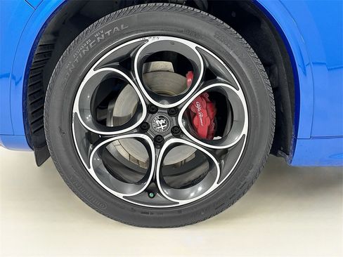 Used 2023 Alfa Romeo Stelvio Veloce image 34