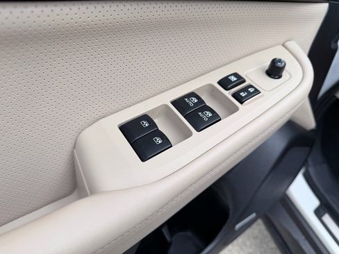 Used 2017 Subaru Outback 3.6R Limited image 10