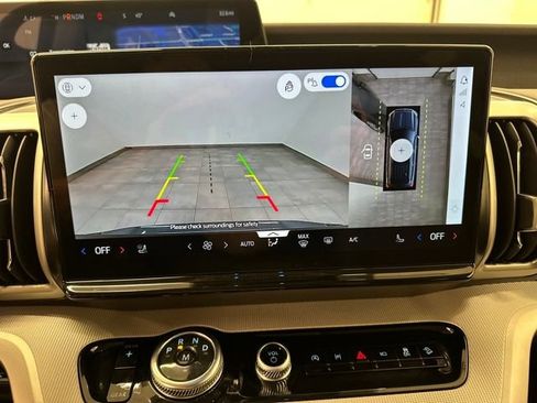 New 2025 Ford Expedition Active image 32