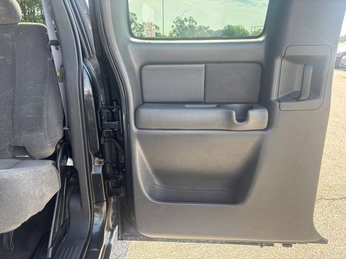 Used 2005 Chevrolet Silverado 2500 LS AWD/4WD image 19