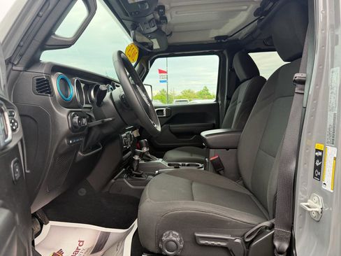 Used 2023 Jeep Wrangler Unlimited w/ Cold Weather Group AWD/4WD image 16