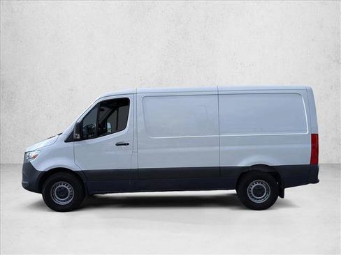 Used 2025 Mercedes-Benz Sprinter 2500 image 8