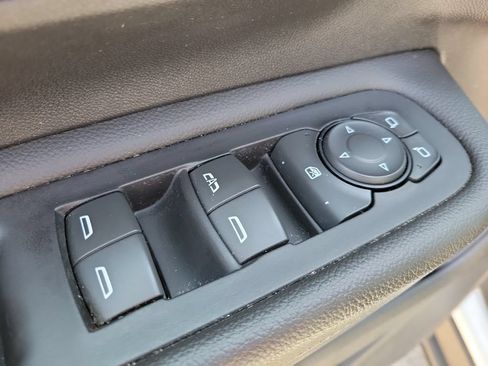 Used 2023 GMC Terrain SLE w/ Driver Convenience Package AWD/4WD image 18