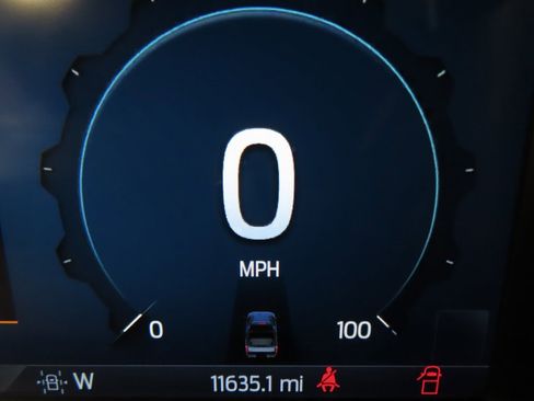 Used 2025 Ford F350 Platinum w/ FX4 Off-Road Package image 12