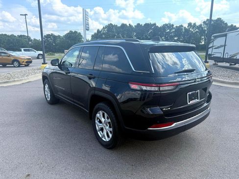 Used 2023 Jeep Grand Cherokee Limited AWD/4WD image 5