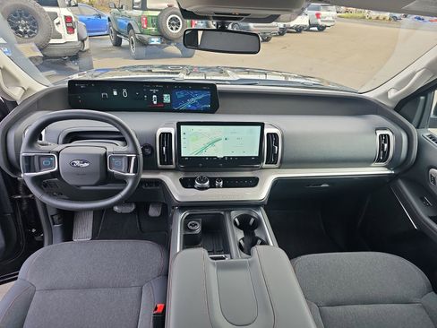 Used 2025 Ford Expedition Max Active image 13