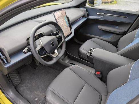 Used 2025 Volvo EX30 Ultra w/ Climate Package image 9