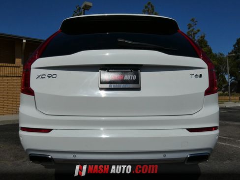 Used 2016 Volvo XC90 T6 Momentum w/ Momentum Plus Package AWD/4WD image 10