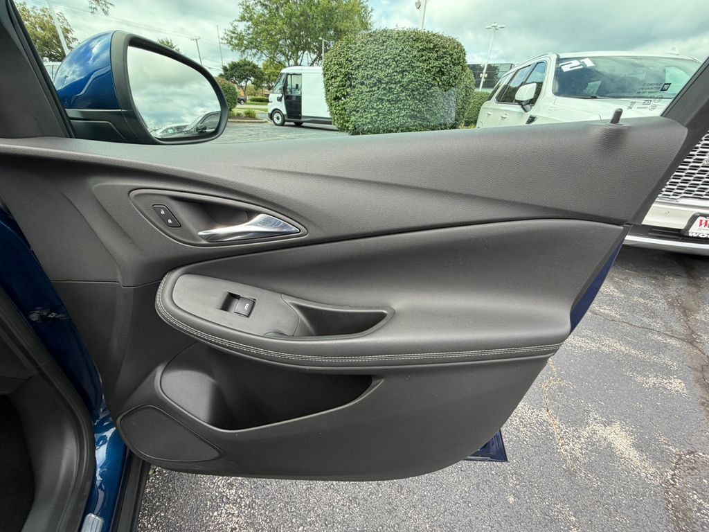 Certified 2023 Buick Encore GX Essence w/ Experience Buick Package FWD image 18