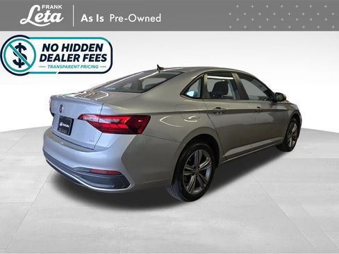 Used 2023 Volkswagen Jetta SE FWD image 6