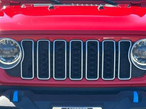Used 2024 Jeep Wrangler Unlimited Sahara AWD/4WD image 7
