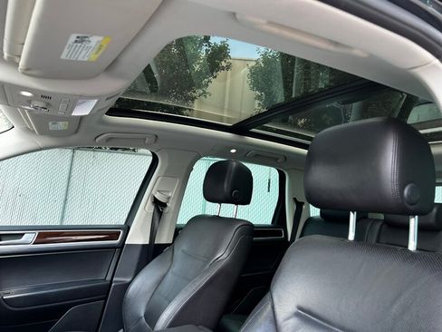 Used 2016 Volkswagen Touareg VR6 AWD/4WD image 18