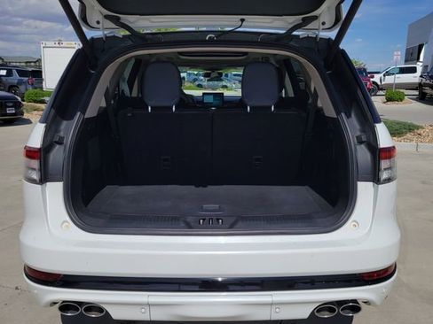 Used 2023 Lincoln Aviator Reserve w/ Equipment Group 201A AWD/4WD image 13