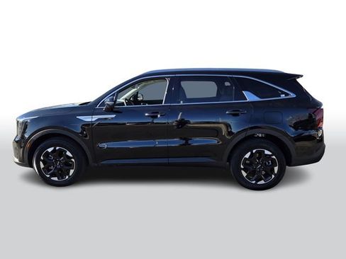 Certified 2024 Kia Sorento S w/ Panoramic Sunroof Package image 7