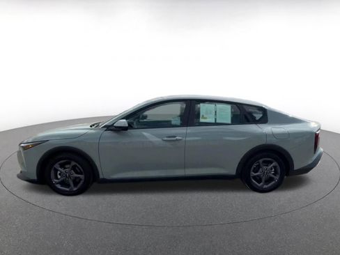 Used 2025 Kia K4 LXS image 9