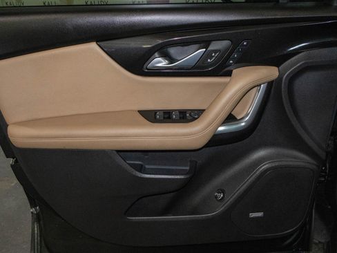 Used 2019 Chevrolet Blazer Premier w/ Sun and Wheels Package image 11