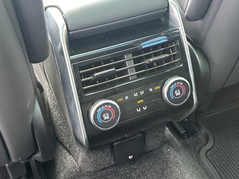 Used 2024 Land Rover Range Rover SE image 15