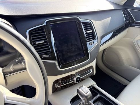 Used 2017 Volvo XC90 T6 Momentum w/ Vision Package AWD/4WD image 9