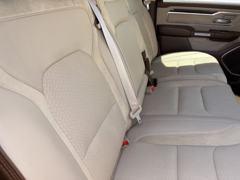 Used 2019 RAM 1500 Laramie AWD/4WD image 12