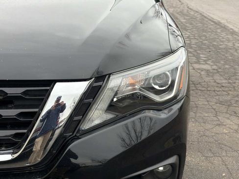 Used 2017 Nissan Pathfinder Platinum image 7