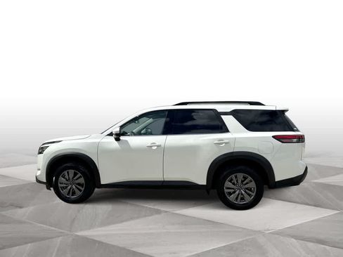 Used 2025 Nissan Pathfinder SV FWD image 5