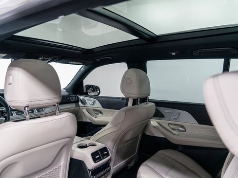 Used 2024 Mercedes-Benz GLS 450 4MATIC image 26