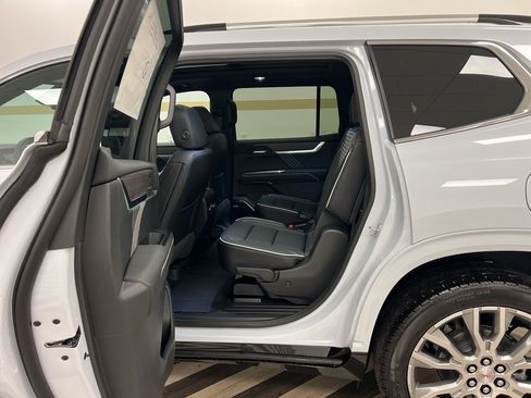 New 2026 GMC Acadia Denali w/ Super Cruise Package image 9