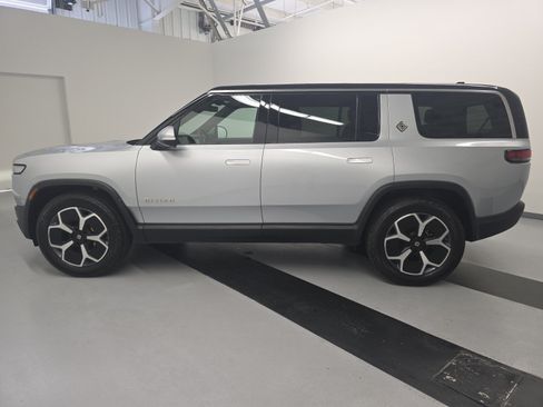 Used 2024 Rivian R1S Adventure AWD/4WD image 2