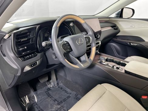 Used 2023 Lexus RX 350 w/ Accessory Package (2T) AWD/4WD image 9