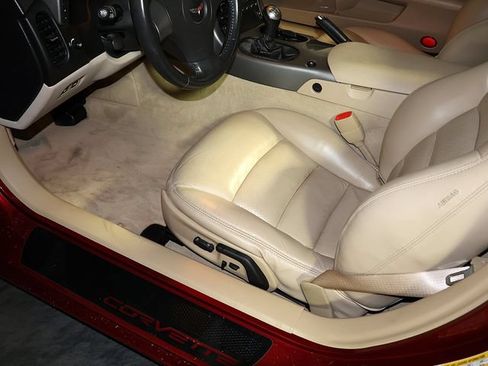 Used 2006 Chevrolet Corvette Convertible w/ Preferred Equipment Group RWD image 21