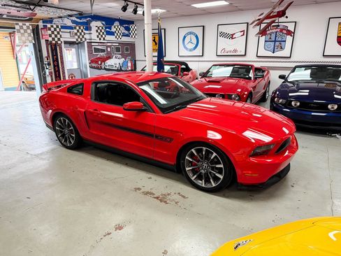 Used 2012 Ford Mustang GT Premium image 34