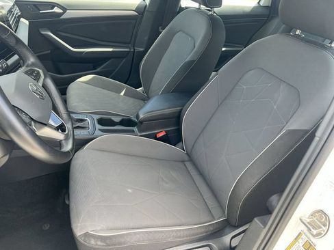 Used 2025 Volkswagen Jetta Sport FWD image 30
