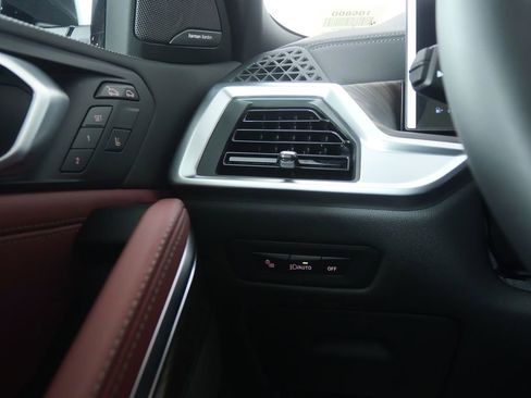 New 2026 BMW X6 xDrive40i w/ Climate Comfort Package image 22