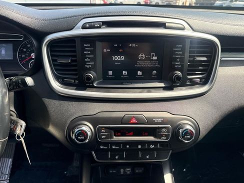 Used 2019 Kia Sorento FWD w/ Option Group 020 image 15