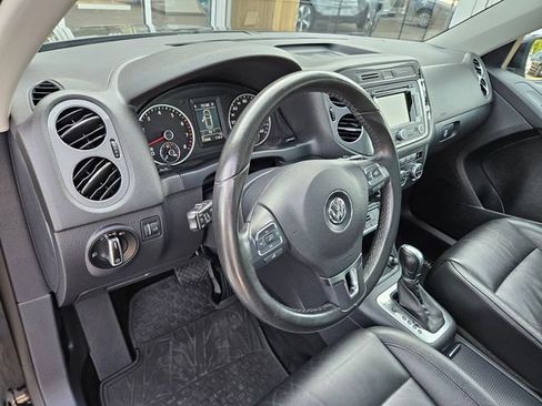 Used 2013 Volkswagen Tiguan SEL AWD/4WD image 16