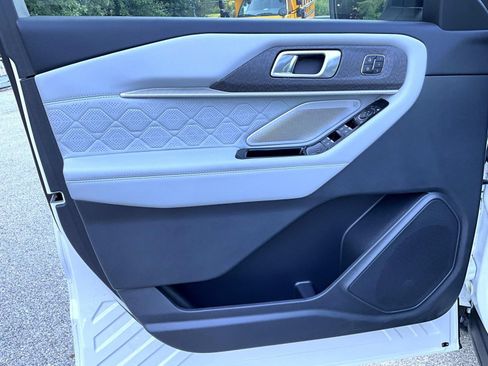 New 2026 Ford Explorer Platinum w/ LUX Leather Package AWD/4WD image 10