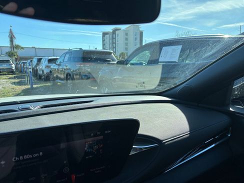 Used 2025 Buick Envista Sport Touring image 35