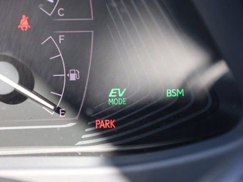 Used 2024 Lexus UX 250h F Sport image 24