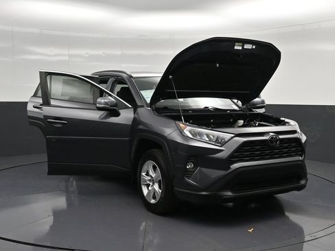 Used 2021 Toyota RAV4 XLE AWD/4WD image 33