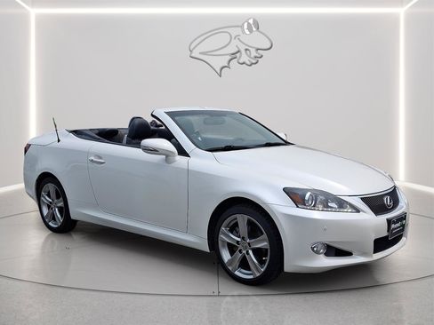 Used 2013 Lexus IS 250C RWD image 3